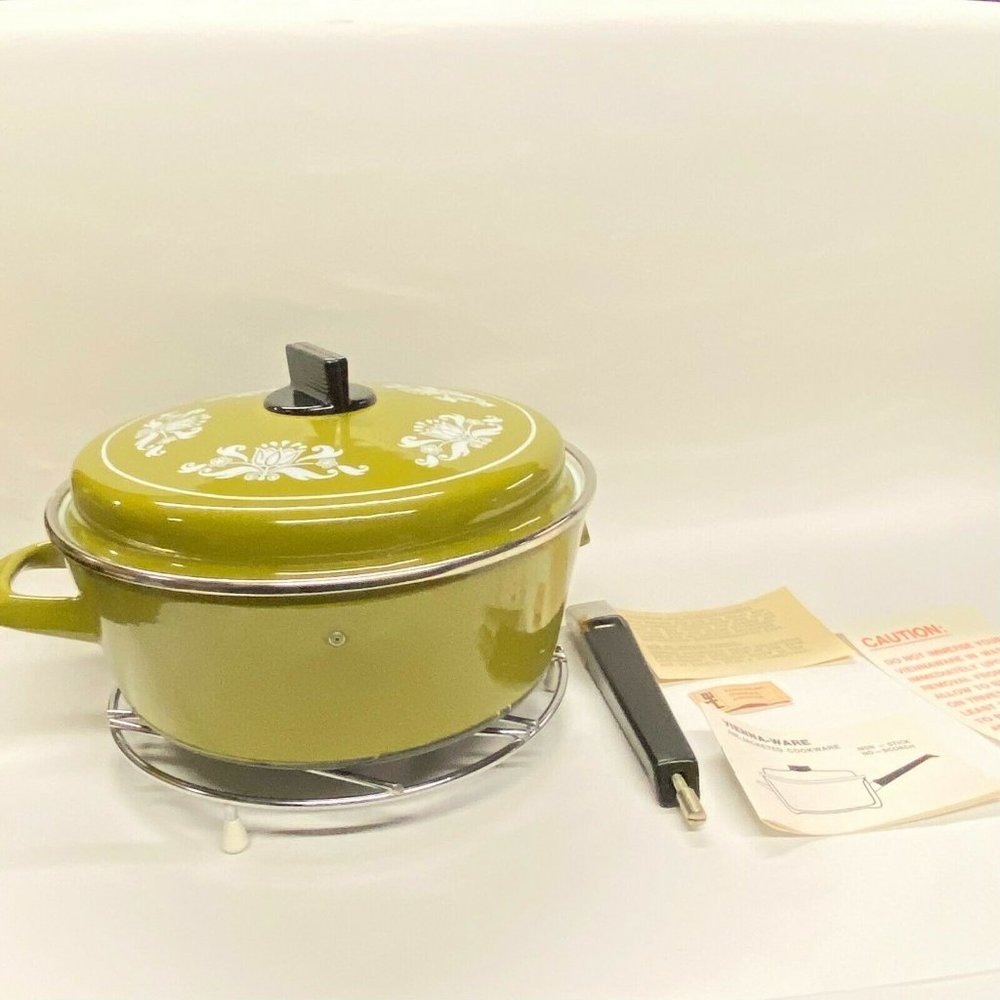 Vintage Green Enamel 3 Quart Saucepan Retro Floral Lid Austria Viennaware